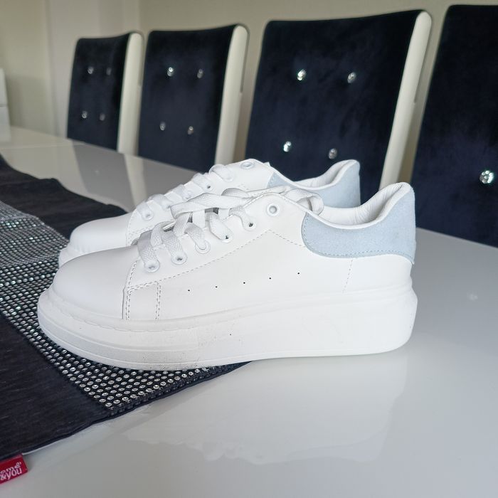 Buty sportowe damskie