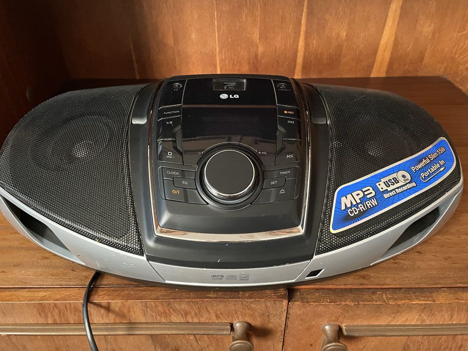 Музичний центр (магнітола) LG SB-74 MP3/CD/USB