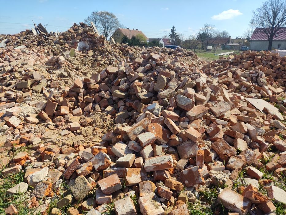 Gruz z rizbiórki domu