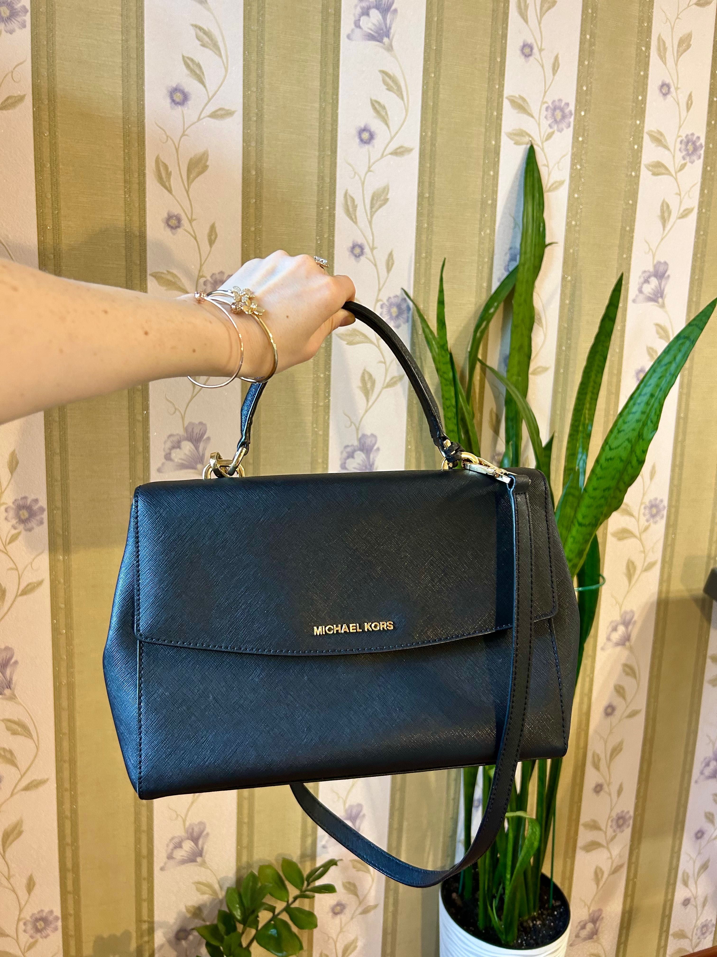 Michael kors ava best sale medium black