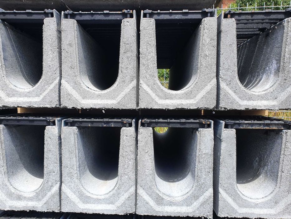 Odpływy Liniowe Kanały Betonowe B125 C250 D400 Odwodnienia Korytka