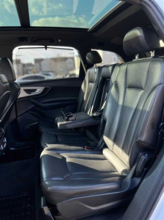Audi Q7 45 TFSI quattro Premium Plus      2019