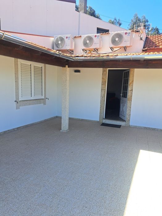 Alugo casa privada