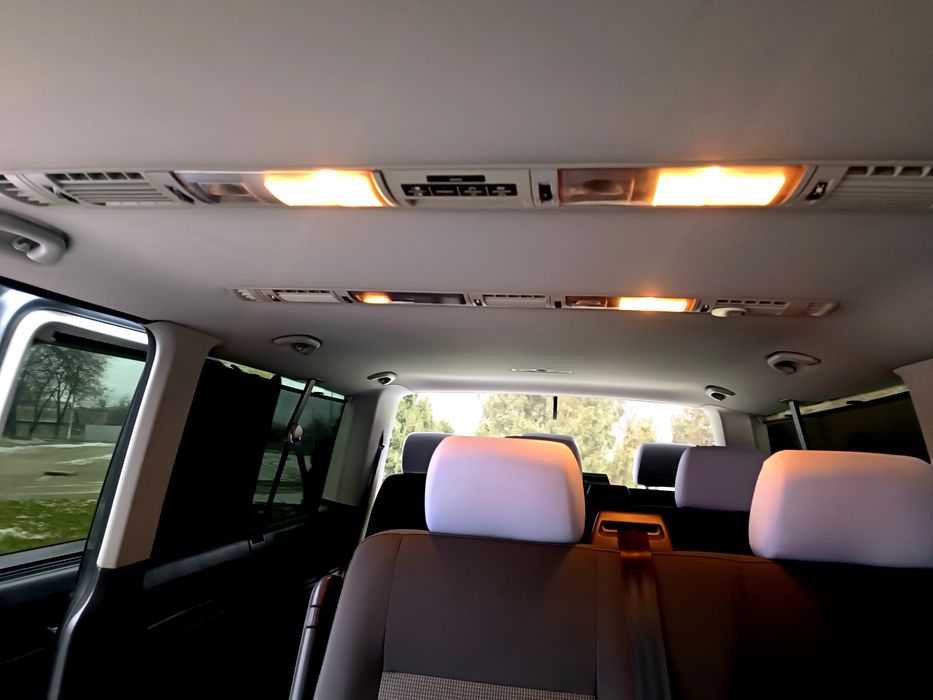 Volkswagen Caravelle 2.0 TDi (140) 6 ст  Voyage Maxi .