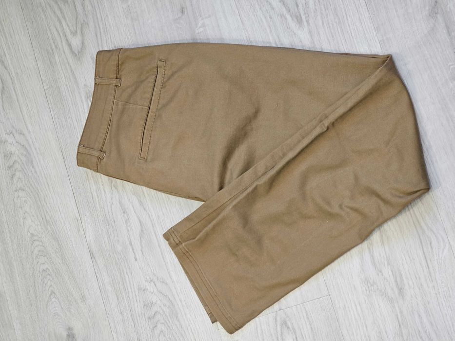 Sprzedam męskie spodnie CROPP Slim Fit w rozmiarze 30.