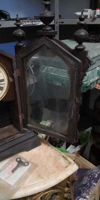 Relógio de Parede em Madeira Antigo