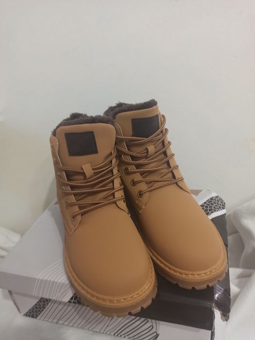 28 CM 43 Buty botki kozaki trapery camel beżowe minimalizm, na zamek ocieplane