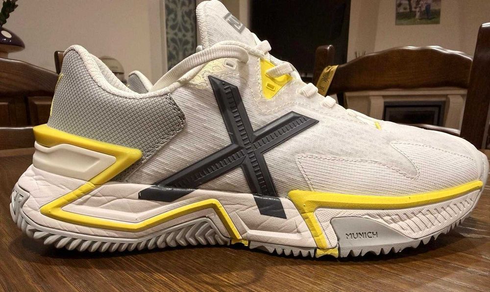 Sapatilhas de Padel Munich ICON – Tamanho 42 – Branco/Cinzento/Amarelo
