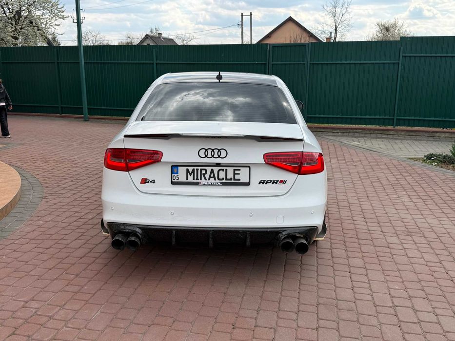 Audi A4 2015 VIN WAUFFAFLXFN043205 фото оголошення 9 з 24