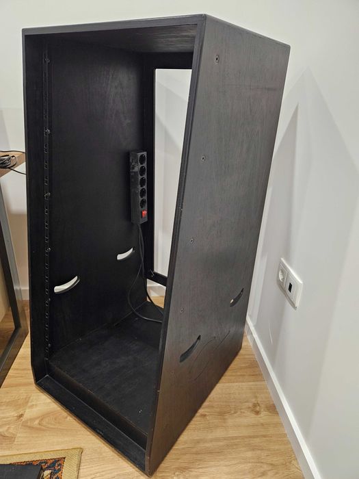 Rack áudio p/ 22 unidades