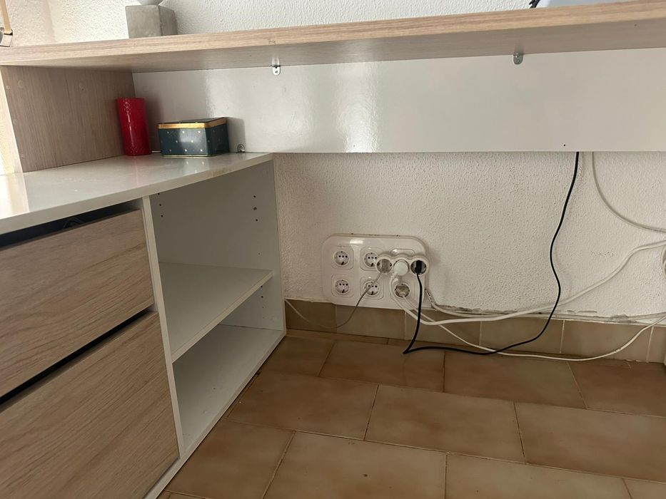 Secretaria grande c/ arrumação