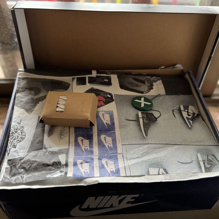 Air Jordan 1 High OG “ Rare air”