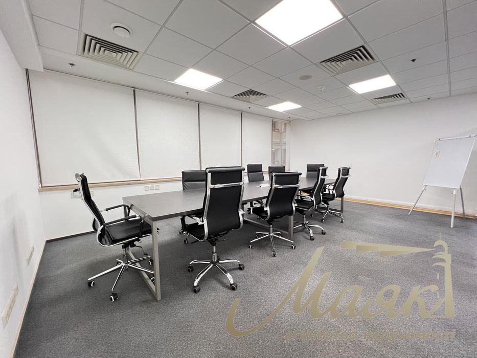 Аренда офиса 112 кв.м в бизнес центре на ул. Богдана Хмельницкого