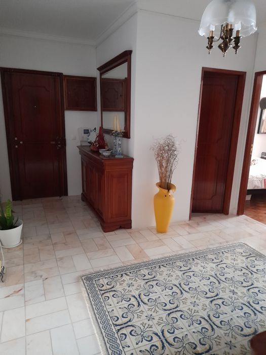 Apartamento t3 em Águas Livres (junto parque Neudel)