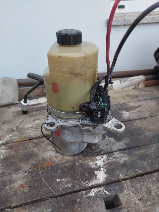 Bomba direção assistida Ford focus