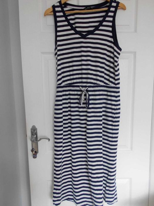 Платье F&F в сине -белую полоску с биркой