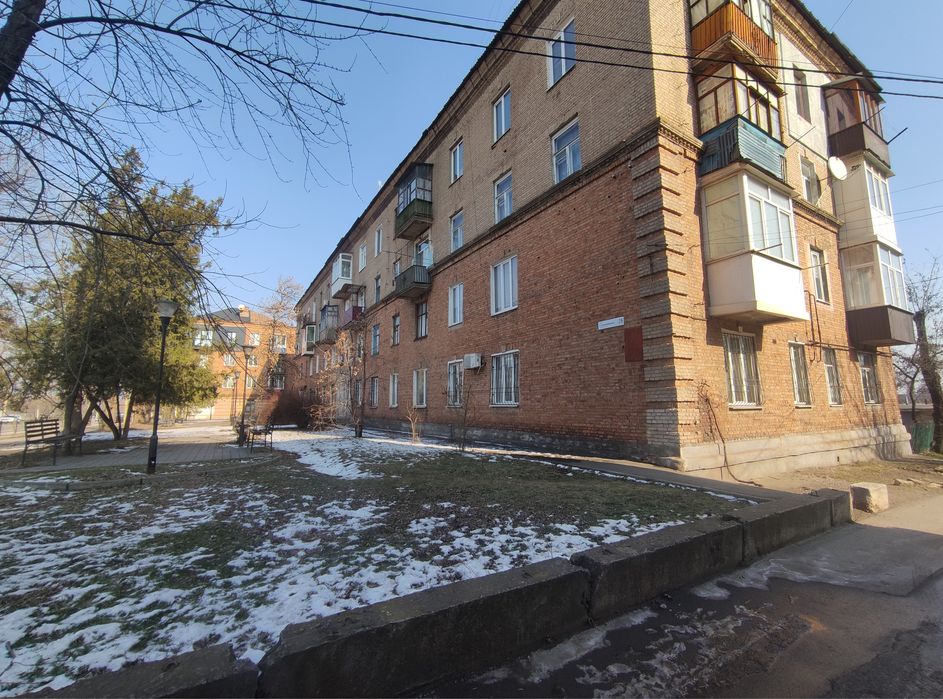 Продаж 2- кімн. квартири на Сурікова Терновский