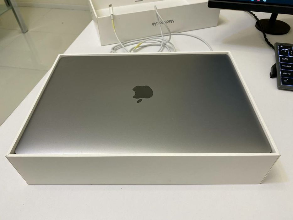 MacBook air 13" 2020
