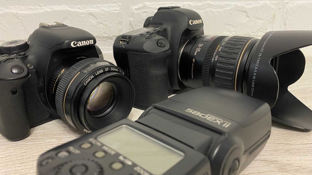 Canon 5d mark 2/Canon EF 50 f1.4/Canon EOS 600D/Canon EF28-135mm f3.5