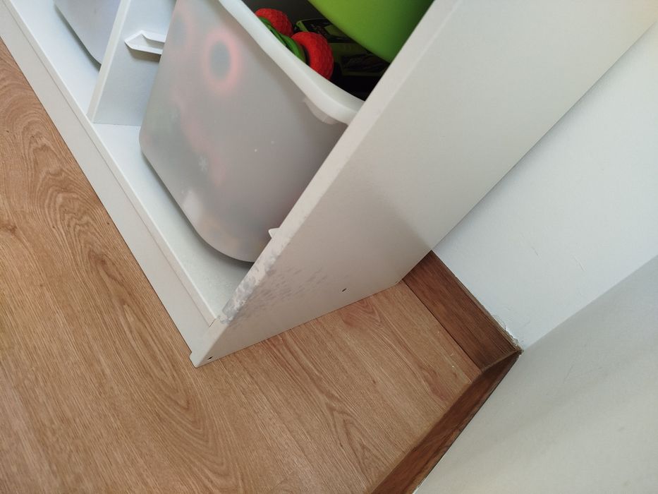 Mobília de quarto  completo cama/secretária/roupeiro e móvel arrumação