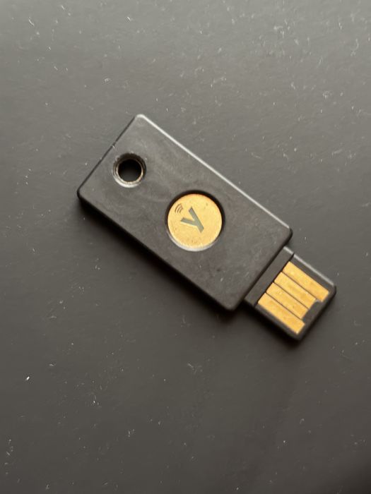 YubiKey 5 NFC USB-A Klucz Zabezpieczający U2F FIDO2 OTP