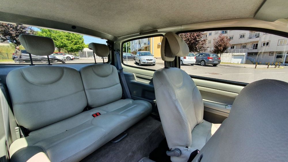 Twingo Initiale Paris