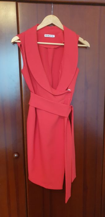 Czerwona sukienka koktajlowa