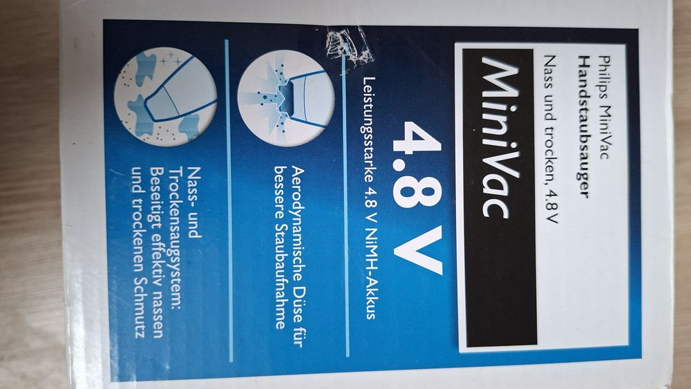 Odkurzacz ręczny Philips  MiniVac Wet&Dry 4.8V FC6142