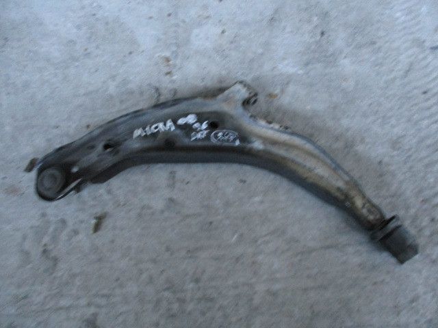 Braço de suspensão frente direito NISSAN Micra II (K11)