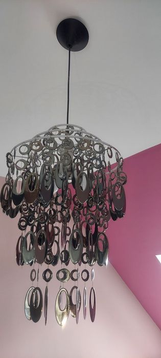 Piękny żyrandol, ażurowy