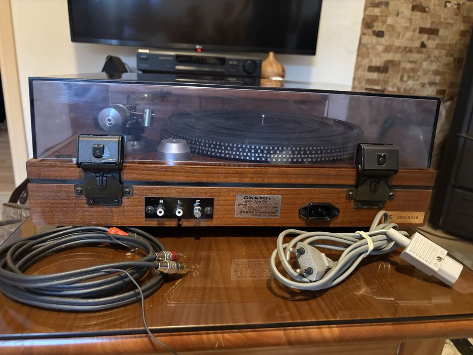 Gira discos Onkyo CP-700 m