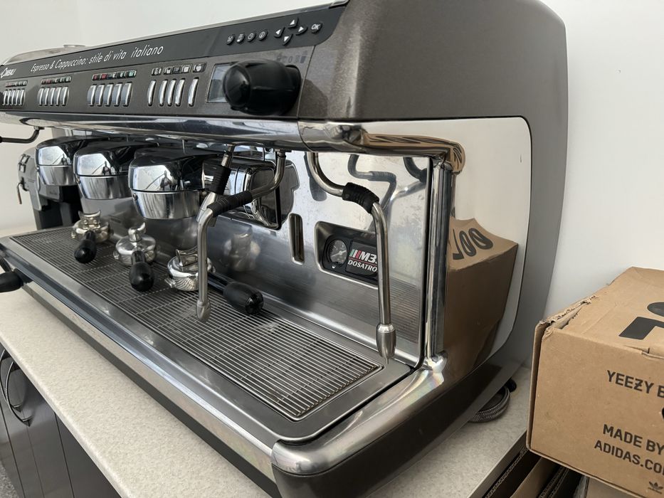 Кавомашина професійна La Cimbali M39 Dosatron