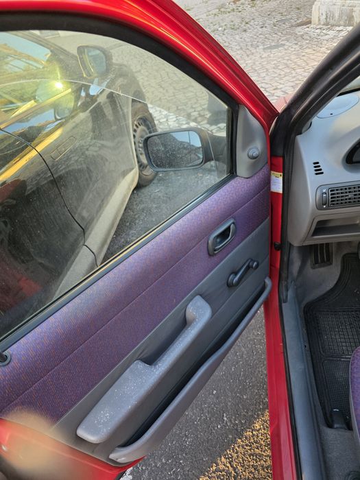 Fiat Punto 55 no ponto de transferir