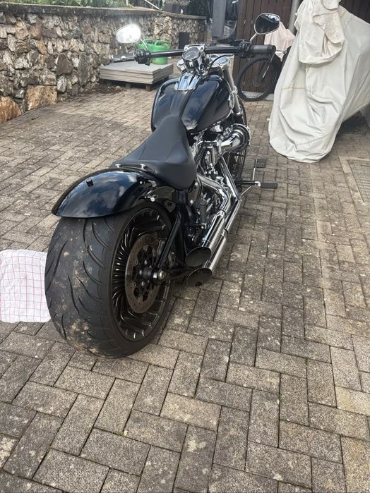 HARLEY Davidson Breakout