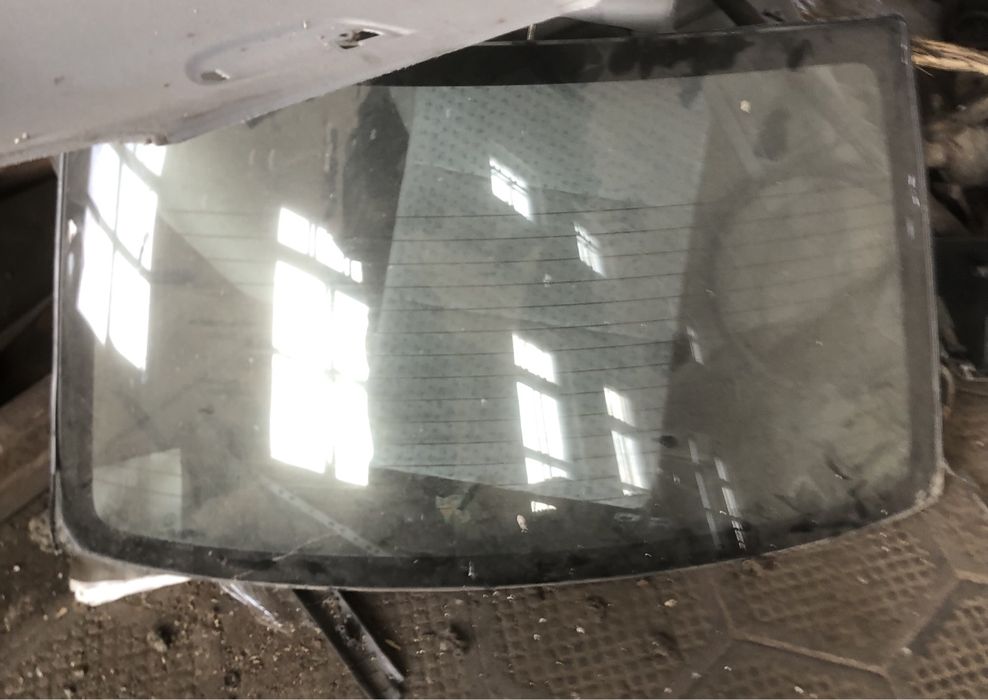 Скло заднє Mazda 626 GF (седан) 1999