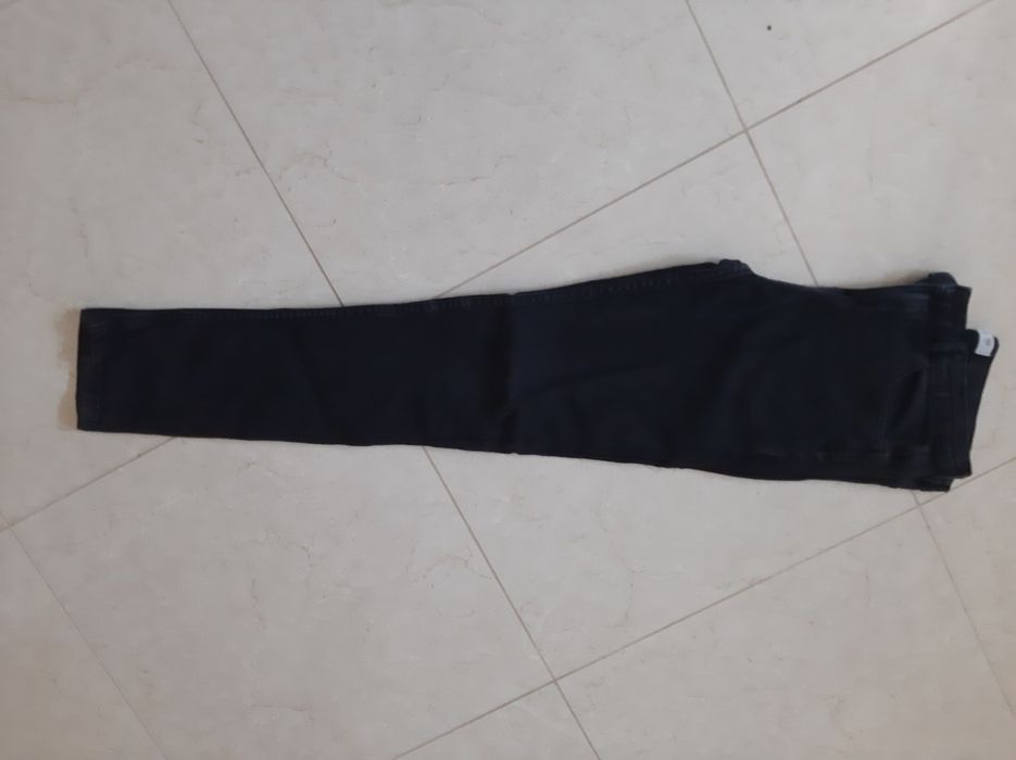 Calças pretas 11/12 anos