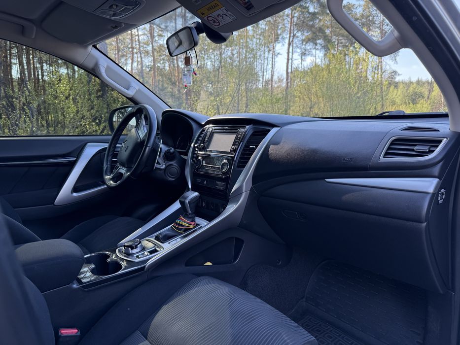 Mitsubishi Pajero Sport 2017 VIN MMCGUKS10HHZ02849 фото оголошення 18 з 22