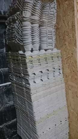 Tekturowe wytłaczanki na 20 jajek.