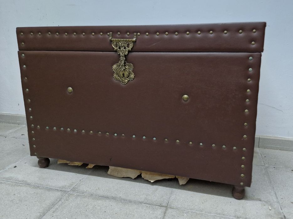 Arca/ baú em pele