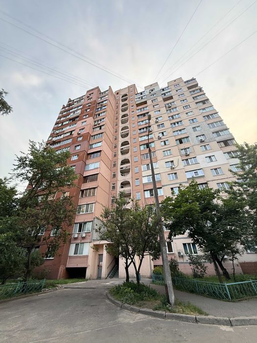 Без ком% 2-к Харківське шоссе 63 Дарницький р-н