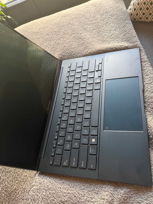 Asus ZenBook UX3405CA 14" Touch OLED Ultra 5 225H 16GB 512GB Win11