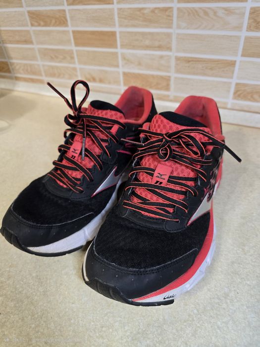 Бігові кросівки Mizuno