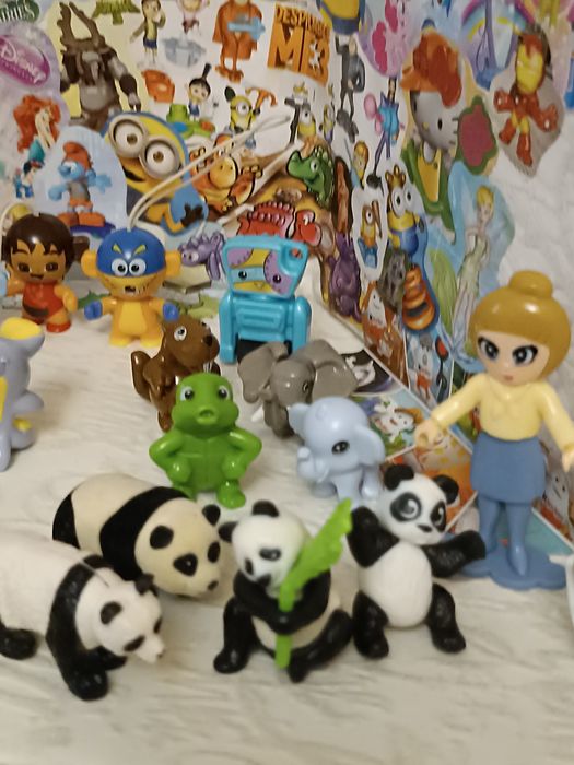 Игрушки Kinder Surprise. Панды и др.