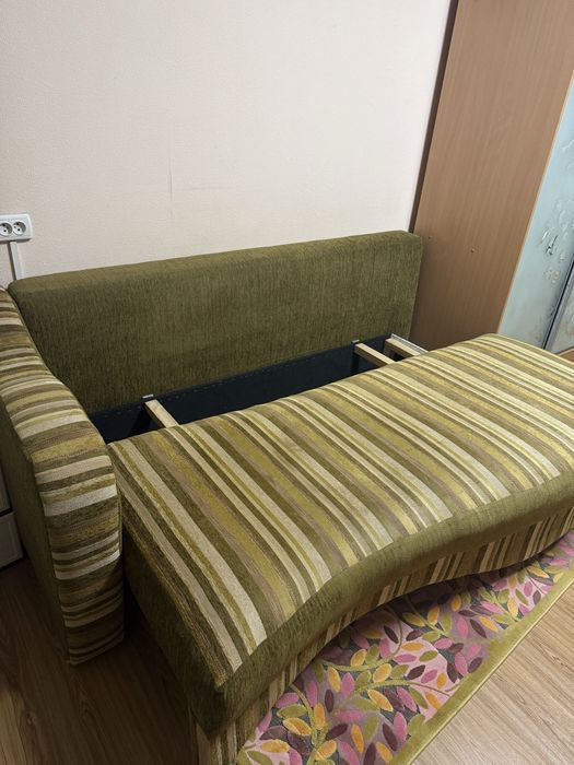 Диван двомісний (розкладний)