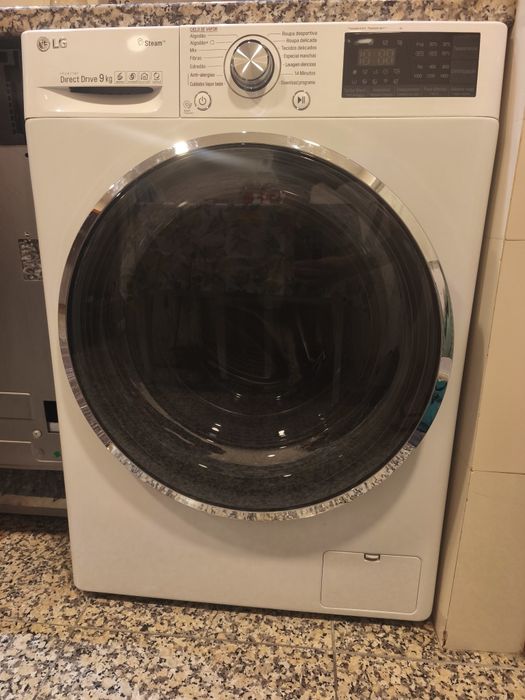 Máquina de Lavar Roupa LG 9kg F4J7VY2WD