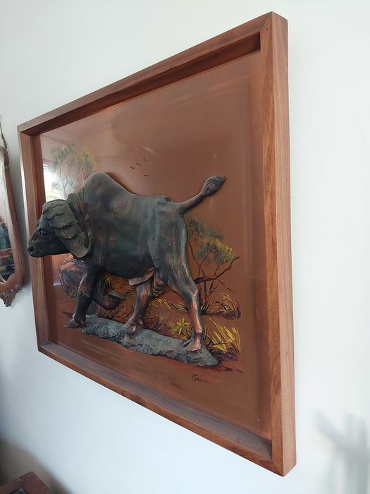 Quadro em alto relevo de touro