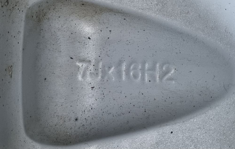 Felgi aluminiowe 16 Dacia Duster 5x114.3 ATT  + zestaw montażowy