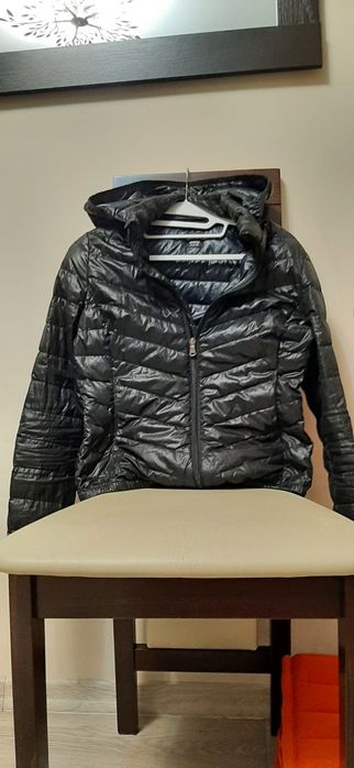 Kurtka czarna, lekka,wiosenna .