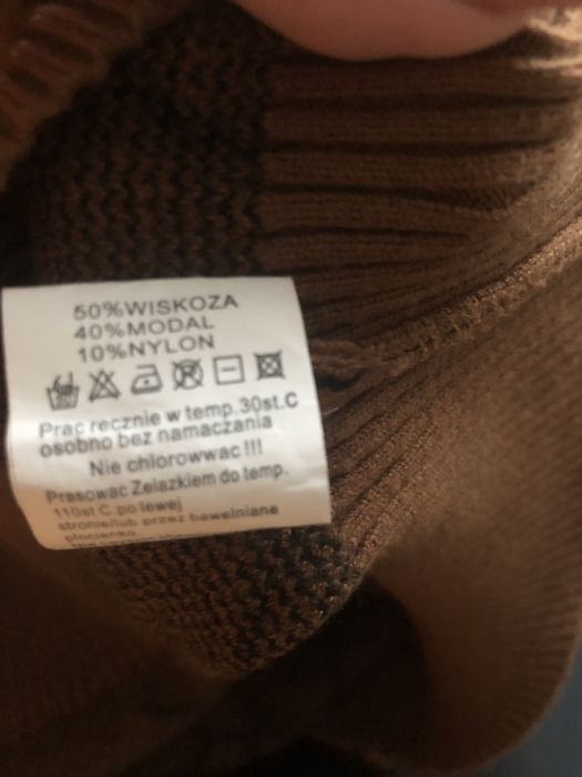 Sweter zdobiony nietoperz