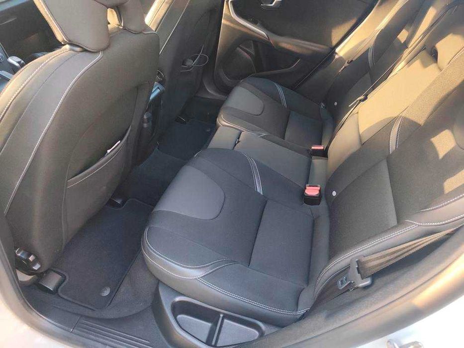 Samochód osobowy volvo v40